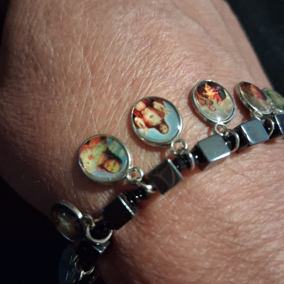 Christian Catholic Silver Charm Bracelet with Colorful Portraits Of Saints. - Picture 9 of 10